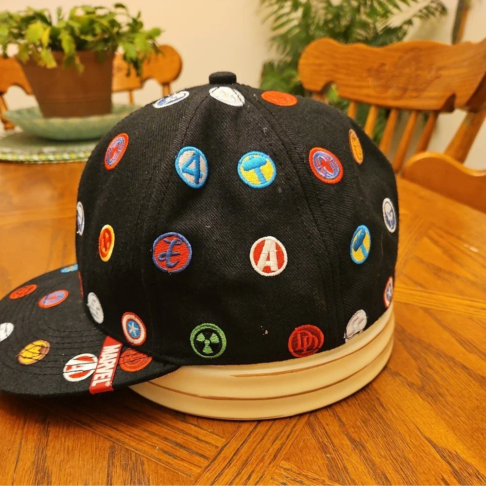 RARE Marvel Avengers embroidered Black Size 7.5 wool hat cap Very nice condition